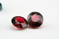 4 faceted Spinel's