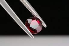 4 faceted Spinel's