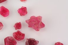 スピネル (Spinel)