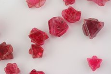 スピネル (Spinel)