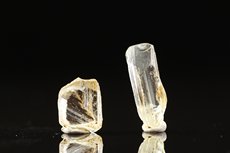 Zwei Chrysoberyll Kristalle 