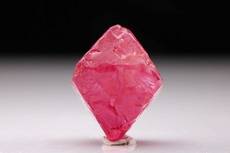 スピネル (Spinel)