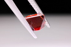 スピネル (Spinel)