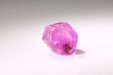 Seltener purpurroter Rubin Doppelender  Kristall Mogok