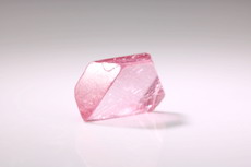 スピネル (Spinel)