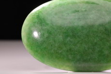 Schöner  Hydro-Grossular Cabochon (Transvaal Jade)