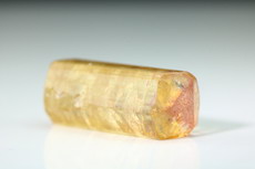 Seltener gelber/orange Turmalin Kristall