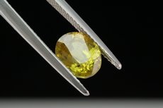 Yellow faceted Zircon