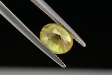 Yellow faceted Zircon