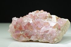 Pinkfarbige Turmalin Kristall in Matrix