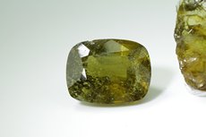 シンハリ石  シンハライト  (Sinhalite)