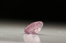 スピネル (Spinel)