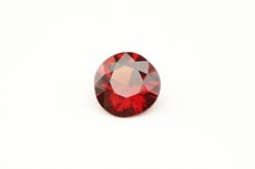 Facetted Spinel round-cut