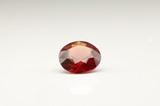 Geschliffener roter Spinel