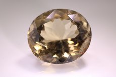 Fine faceted Petalite 9,4 cts.  (light colour change)