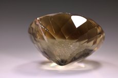 Fine faceted Petalite 9,4 cts.  (light colour change)