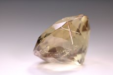 Fine faceted Petalite 9,4 cts.  (light colour change)