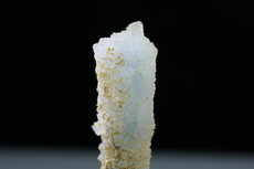 Apatit Kristall umhüllt von Quarz