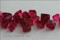 68 Feine Spinel  Kristalle