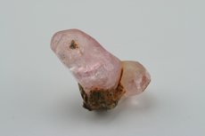 Pinkfarbiger Saphir Kristall