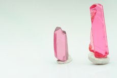 スピネル (Spinel)