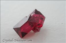 Very clean Twinned スピネル (Spinel)