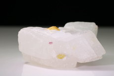 Chondrodit Kristall  in Kalzit-Matrix 