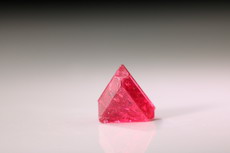 Fine twinned Spinel Crystal after Spinel -law