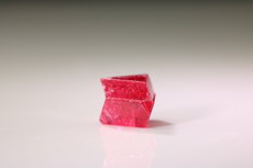 スピネル (Spinel)