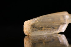 Skapolith Kristall mit Endfläche 