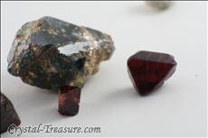 Various shaped & Twinned Spinel crystals