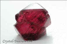 Exceptional Twinned Deep Red スピネル (Spinel)