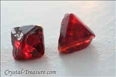 Various shaped & Twinned スピネル (Spinel) 結晶 (Crystals)