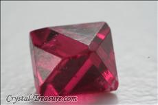 Top Gemmy  スピネル (Spinel) Octahedron