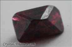 Distorted スピネル (Spinel) Octahedron with Trigon