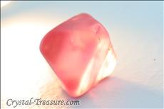 Feiner  Pinkfarbener Spinel Oktaeder