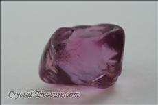 Feiner Purpurpinkfarbiger Spinel Kristall