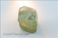 Seltener Grüner Phlogopit Kristall mit Chondrodit Einschlüssen