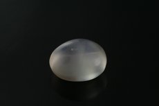 Feiner Mondstein Cabochon