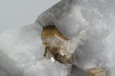 Phlogopite & Spinel on Calcite