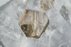 Phlogopite & Spinel on Calcite