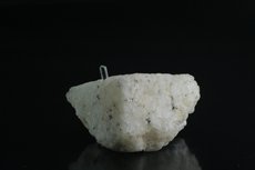 ゴッシェナイト (Goshenite) ( 緑柱石 (Beryl)) on 長石（グループ） (Feldspar)