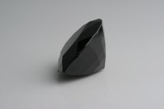 Geschliffener Serendibit 3,72 ct