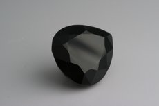 Geschliffener Serendibit 3,72 ct