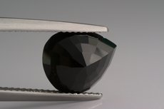 Geschliffener Serendibit 3,72 ct