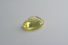 Straw Yellow ダンビュライト (Danburite) oval Cut