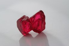 Gemmy Twinned Spinel