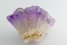 Ungewöhnliche Amethyst Kristalle auf Achat