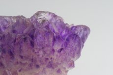 Ungewöhnliche Amethyst Kristalle auf Achat