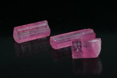 3 Pinkfarbige Turmalin - Kristalle